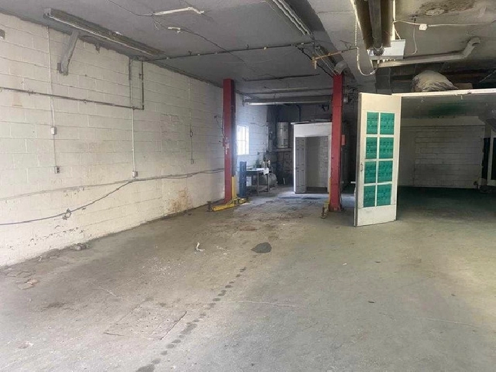 Shop for Lease/rent in Oshawa / Durham Region,ON