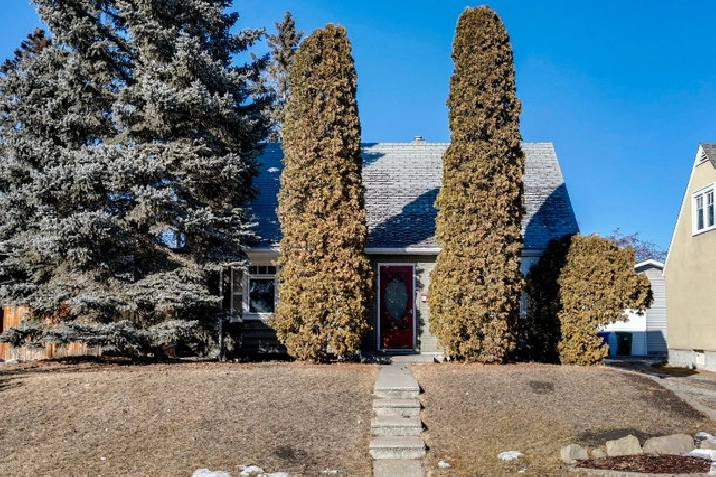 Desirable Hillhurst location! in Calgary,AB - Houses for Sale