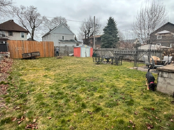 NIAGARA FALLS ALL BRICK 3 1 (IN LAW SUITE) BED BUNGALOW in St