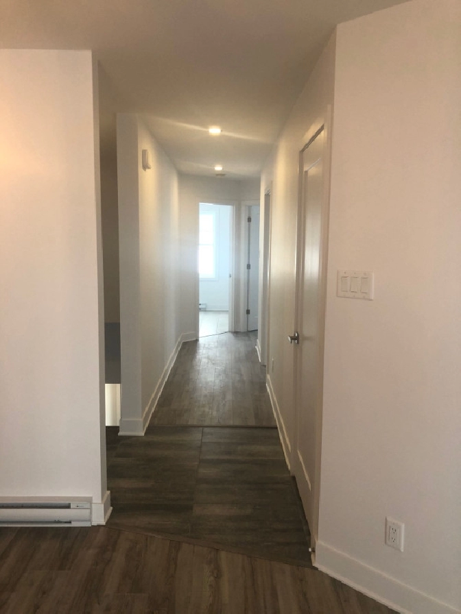 Condo deux chambres avec garage a Otterburn Park à louer in Longueuil