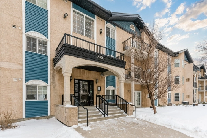 For Sale: 207-232 Goulet - 2 Bed, 2 Bath Corner Unit Laundry! in Winnipeg,MB - Condos for Sale