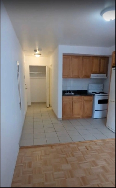 Studio 1 Bath in Westmount