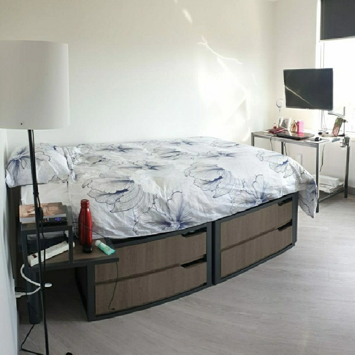 A furnished room in a two-bedroom suite for sublet in Winnipeg,MB - Room Rentals & Roommates