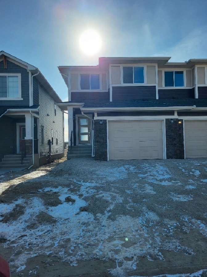 AIRDRIE 1/2 Duplex, 3 bed, 2.5 bath, garage, basement in Calgary,AB - Apartments & Condos for Rent