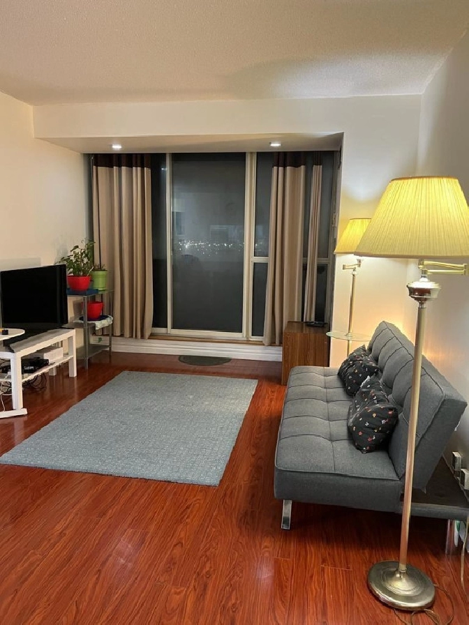 Spacious 2 Bedroom Den(Furnished),2 Bath Condo for Rent,Toronto. in