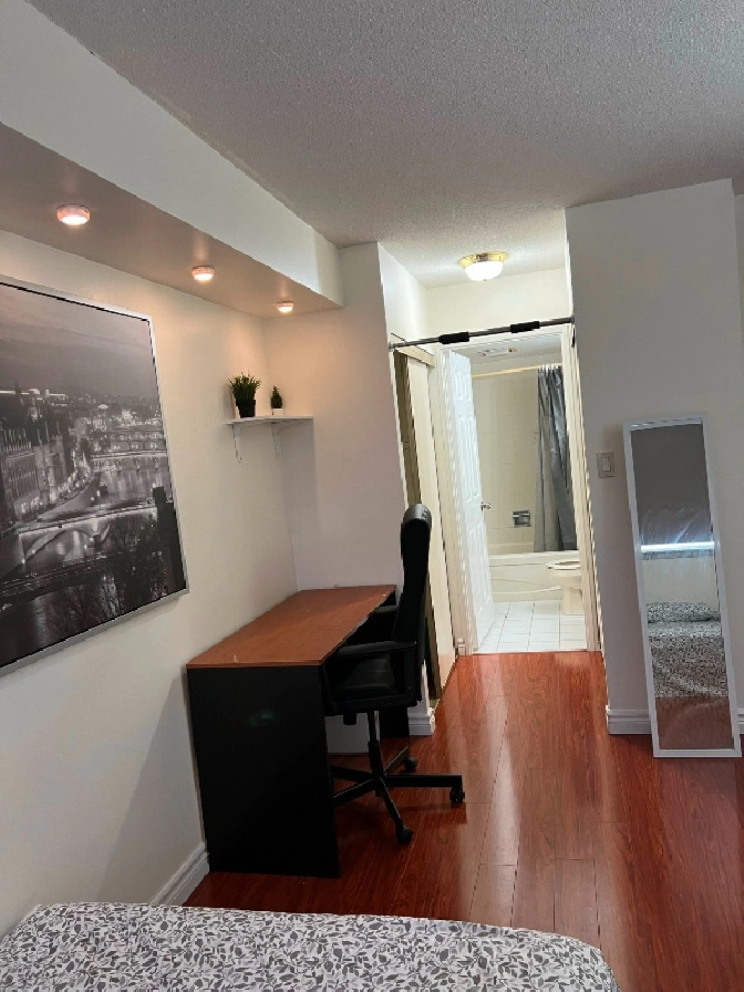 Spacious 2 Bedroom Den(Furnished),2 Bath Condo for Rent,Toronto. in City of Toronto,ON