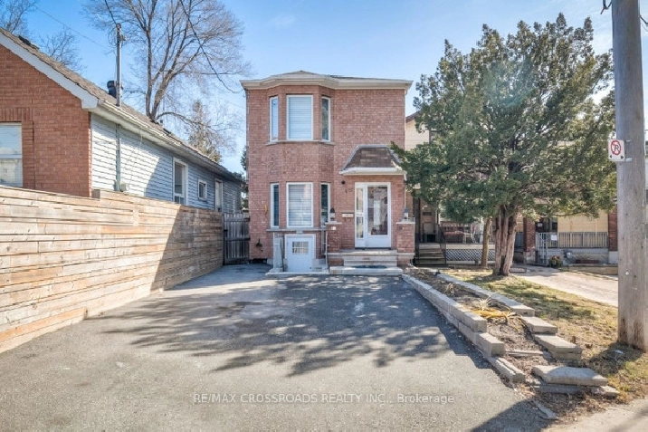3 BR | 2 BA-Detached home in Toronto in City of Toronto,ON - Houses for Sale
