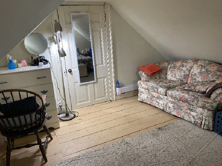 shared furnished room for lady in Charlottetown,PE - Room Rentals & Roommates