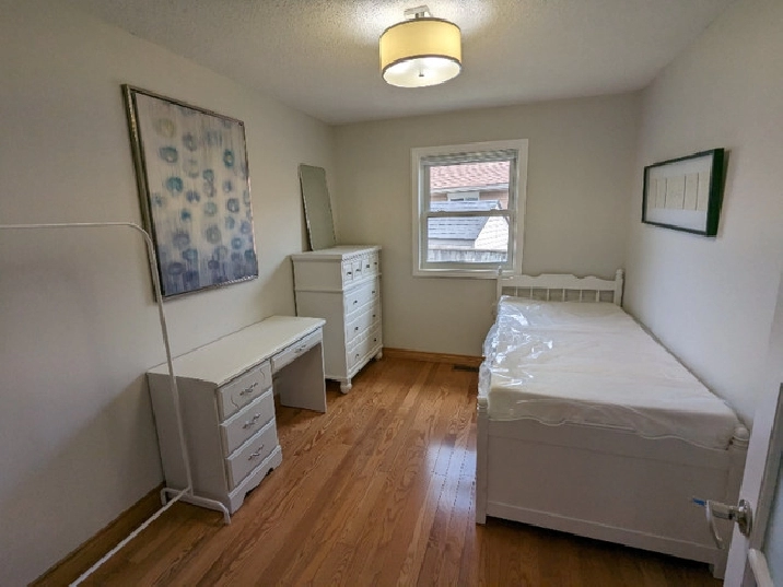 Student Housing Rooms for Rent U of Guelph in Guelph,ON Room