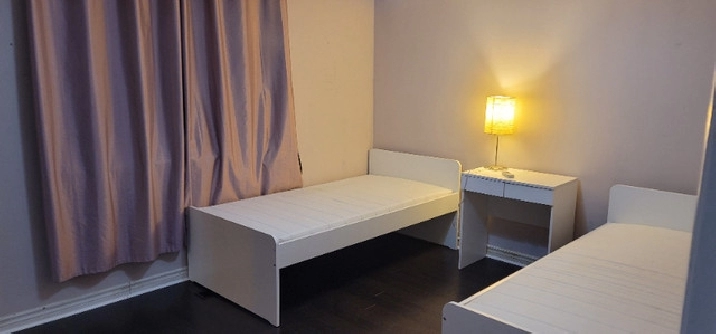 SHARED ROOM SPACE AVAILABLE IN SCARBORUGH CALL 647-710-4806 in City of Toronto,ON - Room Rentals & Roommates