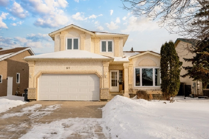 For Sale: 147 Desjardins - Beautiful 2-Storey Island Lakes Home! in Winnipeg,MB - Houses for Sale