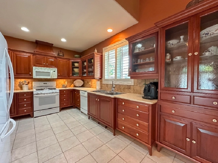 309 West Puce Road, Lakeshore ON in Windsor Region,ON Houses for Sale