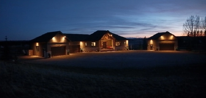 Idyllic Bearspaw Acreage in Calgary,AB - Houses for Sale