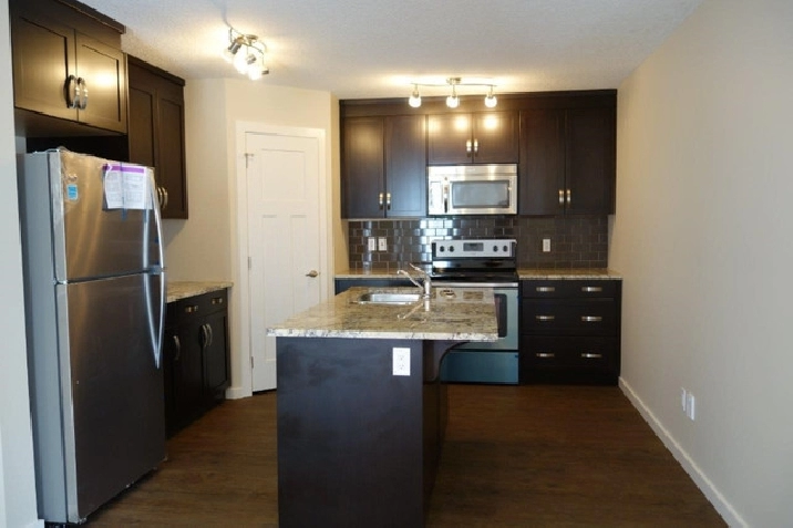 Beautiful 3 Bedroom Townhouse for Rent in Clareview in Edmonton,AB - Apartments & Condos for Rent
