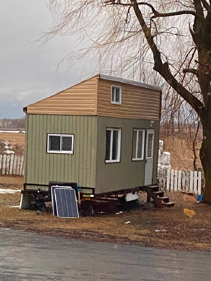 Tiny home - Accepting offers in Ottawa,ON - Houses for Sale