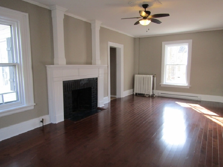 20-001 Charming 2 bed, 2 bath main floor flat in City of Halifax,NS - Apartments & Condos for Rent