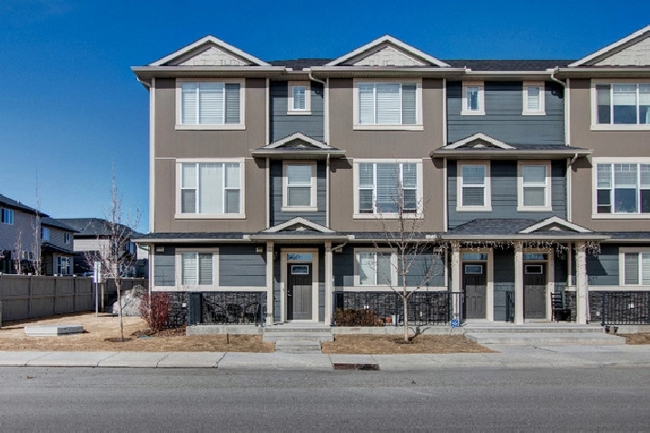END UNIT 3 BED 2.5 BATH PANORAMA HILLS TOWNHOUSE FOR SALE in Calgary,AB - Houses for Sale