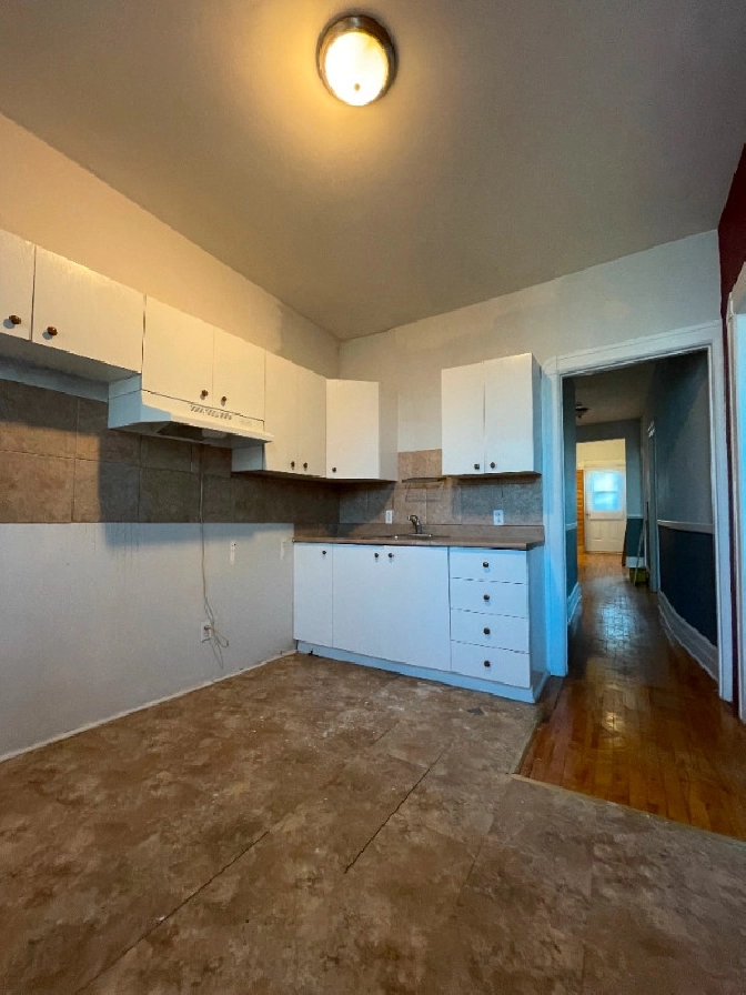 Verdun 4 1/2 for rent in City of Montréal,QC Apartments & Condos for Rent