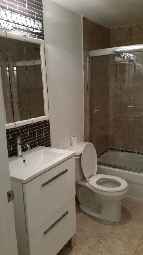 Apartment semi basement in triplex in City of Montréal,QC Apartments & Condos for Rent