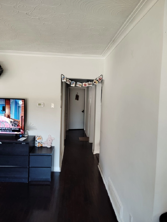 Room in sharing is available for 2 girls from April 1 in City of