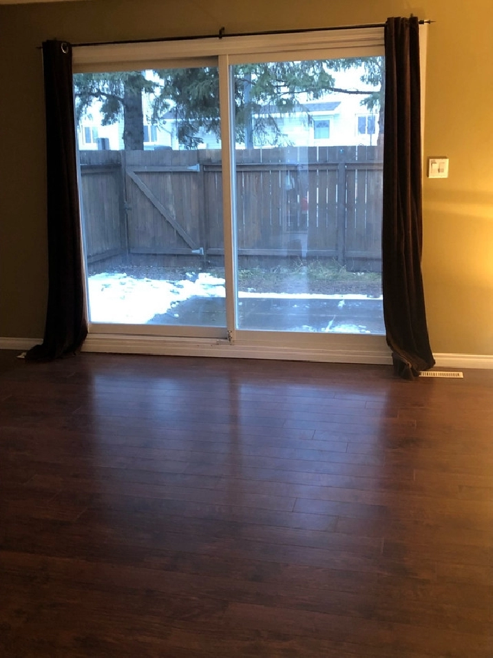 West End Callingwood townhouse for rent in Edmonton,AB - Apartments & Condos for Rent