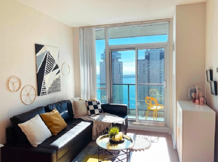 Lakeview onebedroom unit for rent at 33 Bay in City of Toronto,ON