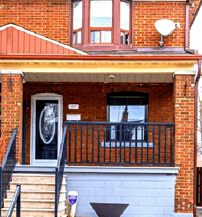 Beautiful & Renovated • St Clair West Vill • 416-419-8716 (E) in City of Toronto,ON - Houses for Sale