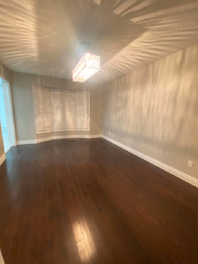 4 Bed Home For Rent In Whitby in Oshawa / Durham Region,ON Apartments