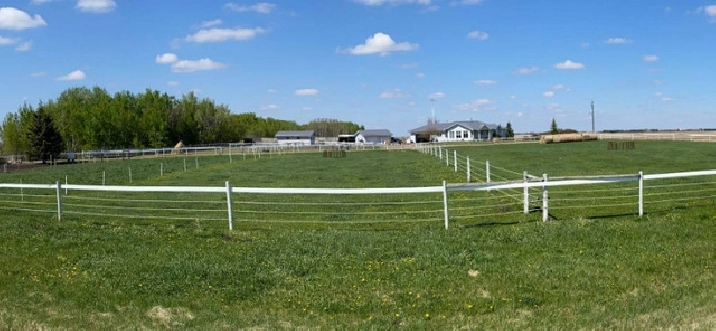 Room for rent on scenic acreage north of Calgary. in Calgary,AB - Room Rentals & Roommates