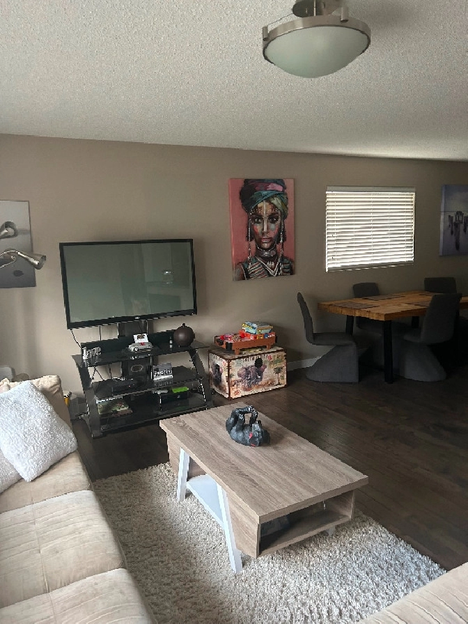 Room for rent in Calgary,AB Room Rentals & Roommates