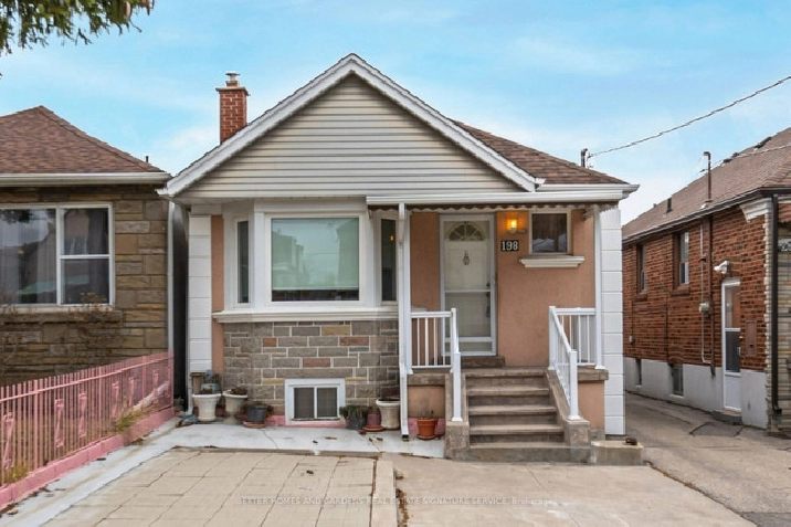 2 BR | 2 BA-Single Garage Detached home in Toronto in City of Toronto,ON - Houses for Sale