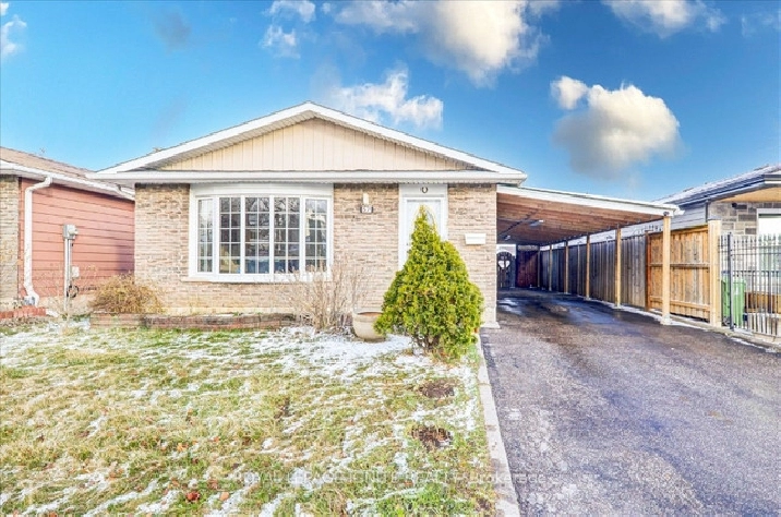 3 2 BR | 2 BA-Double Garage Detached home in Scarborough in City of Toronto,ON - Houses for Sale