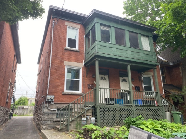 JUNE 1st Centretown 2 Bedroom in Ottawa,ON - Apartments & Condos for Rent