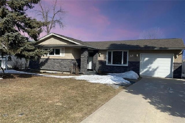 WELCOME TO 59 GLENEAGLES ROAD - SOUTHDALE! in Winnipeg,MB - Houses for Sale