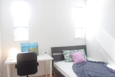 Furnished Room @Kits w/ Utilities! Near UBC/Downtown Express Bus Image# 1