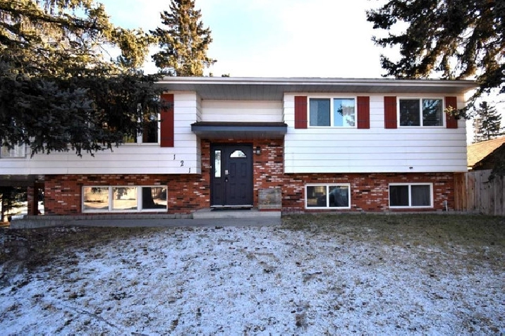 7 bedroom home in Hinton - near JASPER in Edmonton,AB - Houses for Sale
