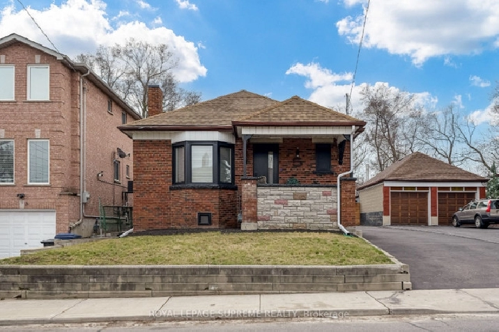 2 2 BA | 2 BA-Double Garage Detached home Toronto in City of Toronto,ON - Houses for Sale