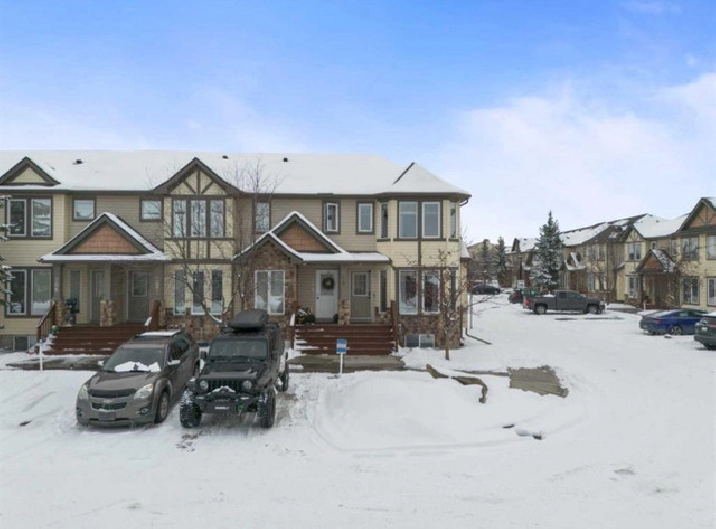 Kingsland, Airdrie Townhome, End Unit, 4 Bed 3.5 Bath 2 Parking in Calgary,AB - Houses for Sale
