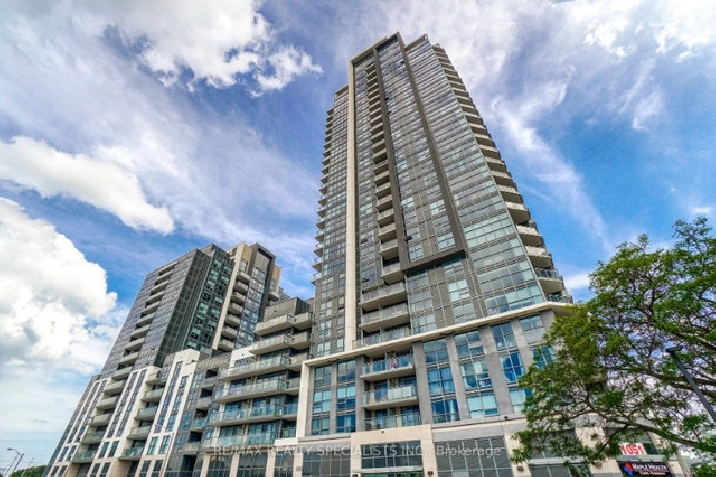 ✨BRIGHT AND SUNNY ONE BEDROOM MODERN CONDO IN TORONTO! in City of Toronto,ON - Condos for Sale