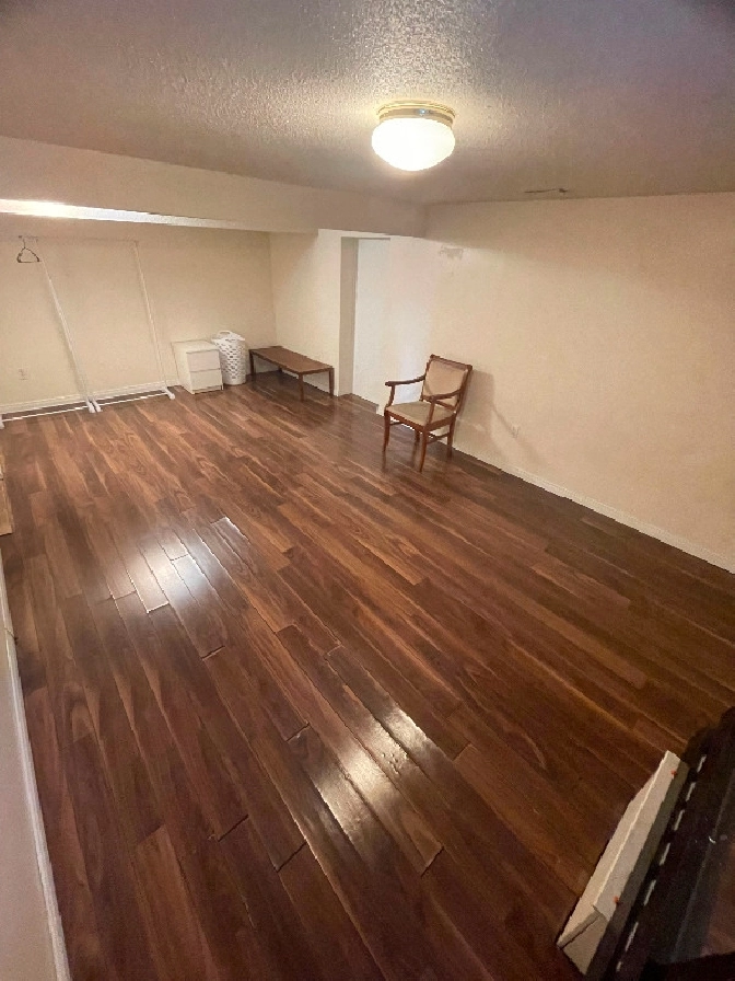 BASEMENT FOR RENT MALTON 3 BEDROOMS NO LAUNDRY/PARKING in City of Toronto,ON - Room Rentals & Roommates