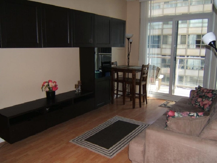 Excellent location one bedroom condo in College Park! in City of Toronto,ON - Apartments & Condos for Rent