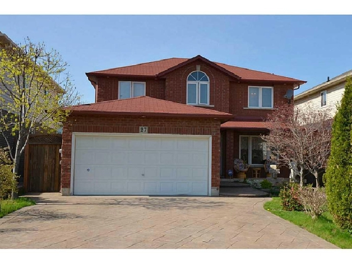 Ancaster meadowlands 3 bedroom 2.5 bathroom house double garage in