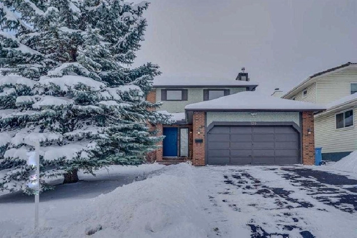 Beautiful home on Strathcona in Calgary,AB - Houses for Sale