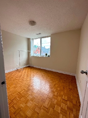 1 bedroom summer sublet- Apartment Image# 2