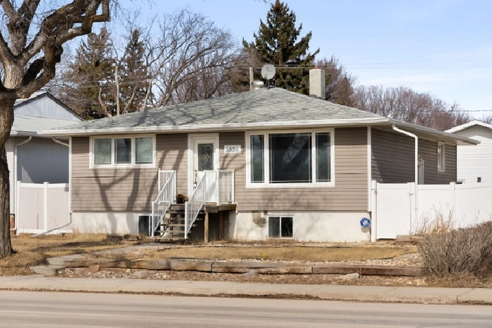 5330 Dewdney Ave - Move In Ready Bungalow Located In Rosemont in Regina,SK - Houses for Sale