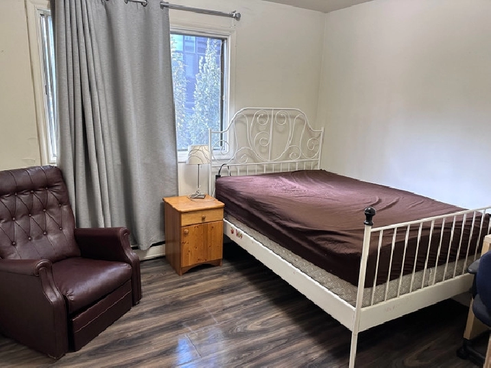 Single Room available in downtown. in Edmonton,AB - Room Rentals & Roommates