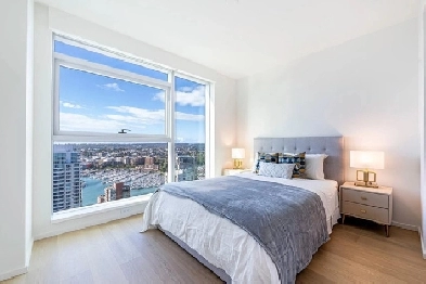 Prime Location, Premium Comfort: Master Bedroom in Downtown Image# 10