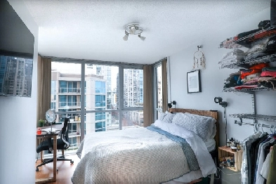 Convenient Living in Downtown Vancouver | MOVE IN READY Image# 1