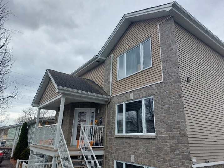Un joli 4 1/2 chambres apt dans un triplex in Gatineau,ON Apartments