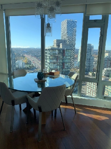 Bright 2 Bedroom Apartment in Yaletown - Must See Image# 1